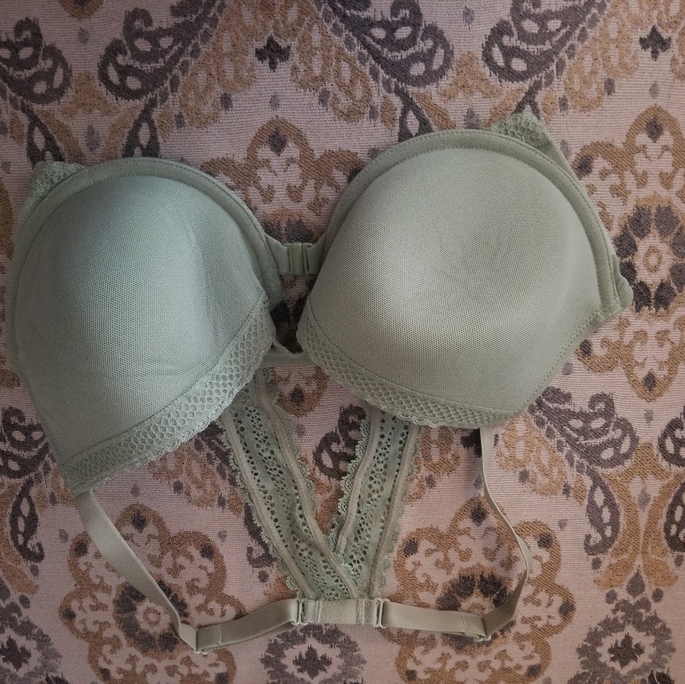 Green bra. 34D